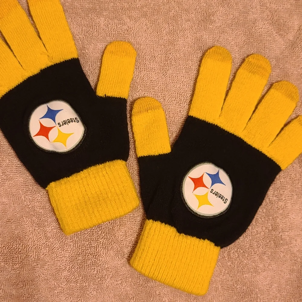 COPY - Women's Steeler's gloves 💛🖤